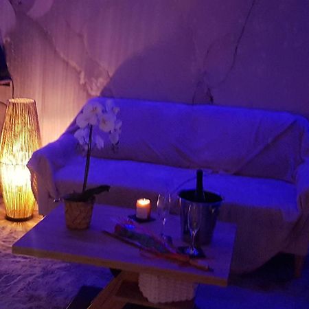 Love Room Jaccuzi Puisserguier Zewnętrze zdjęcie