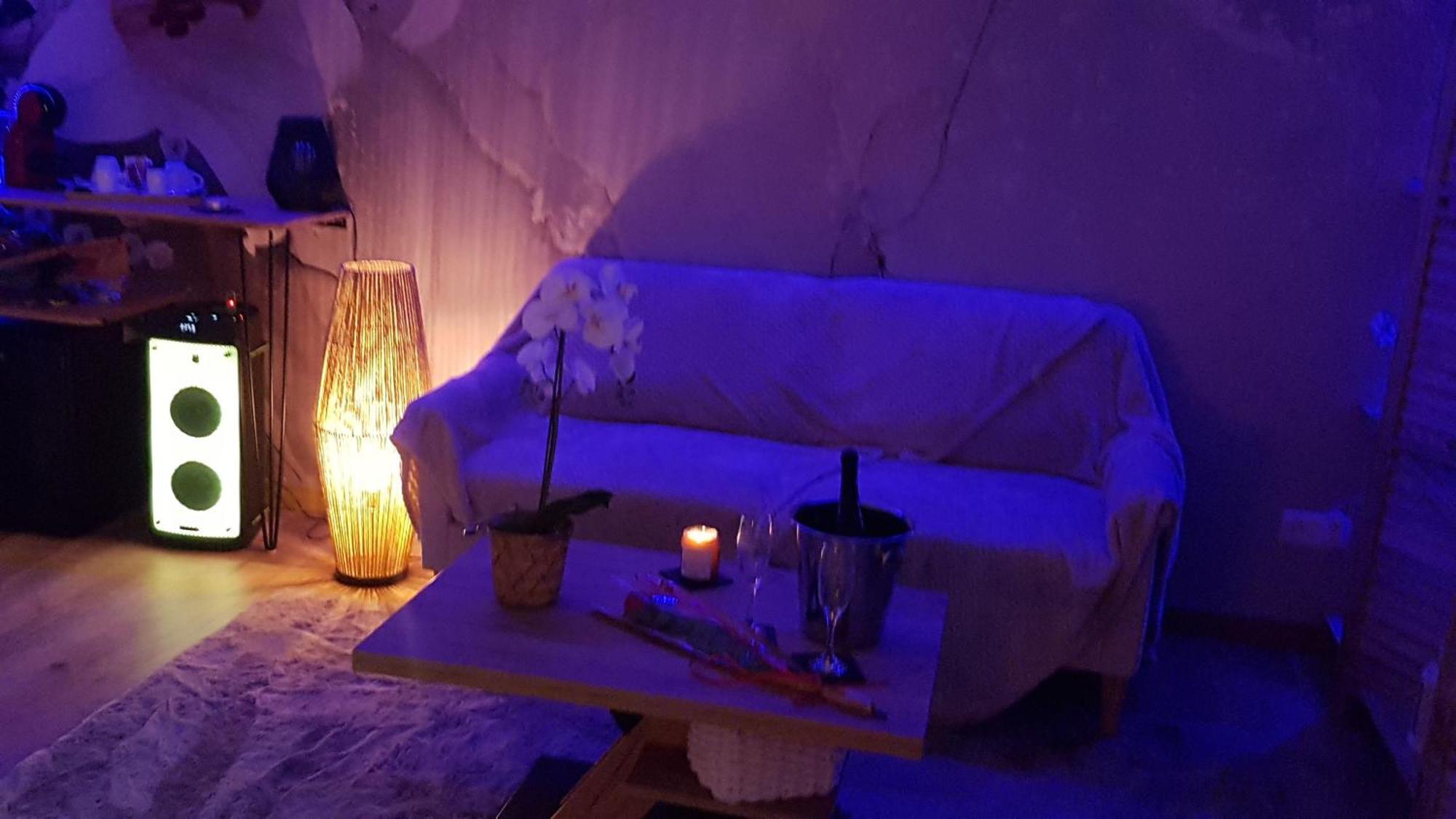 Love Room Jaccuzi Puisserguier Zewnętrze zdjęcie