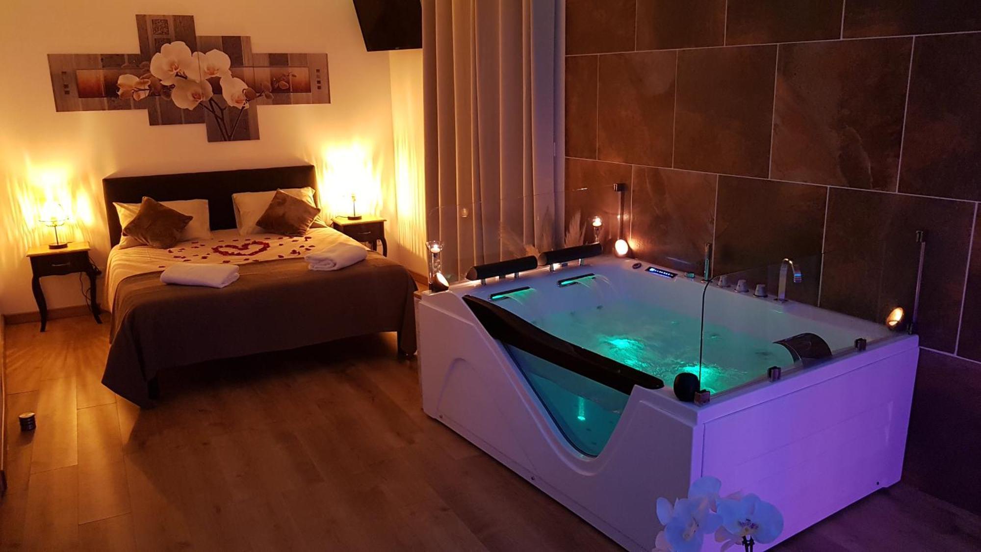 Love Room Jaccuzi Puisserguier Zewnętrze zdjęcie
